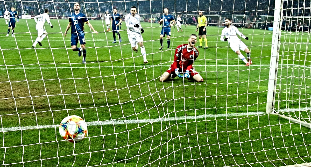 BiH - GRČKA 2:2 Grci iskoristili Pjanićevo isključenje i šokirali Zenicu